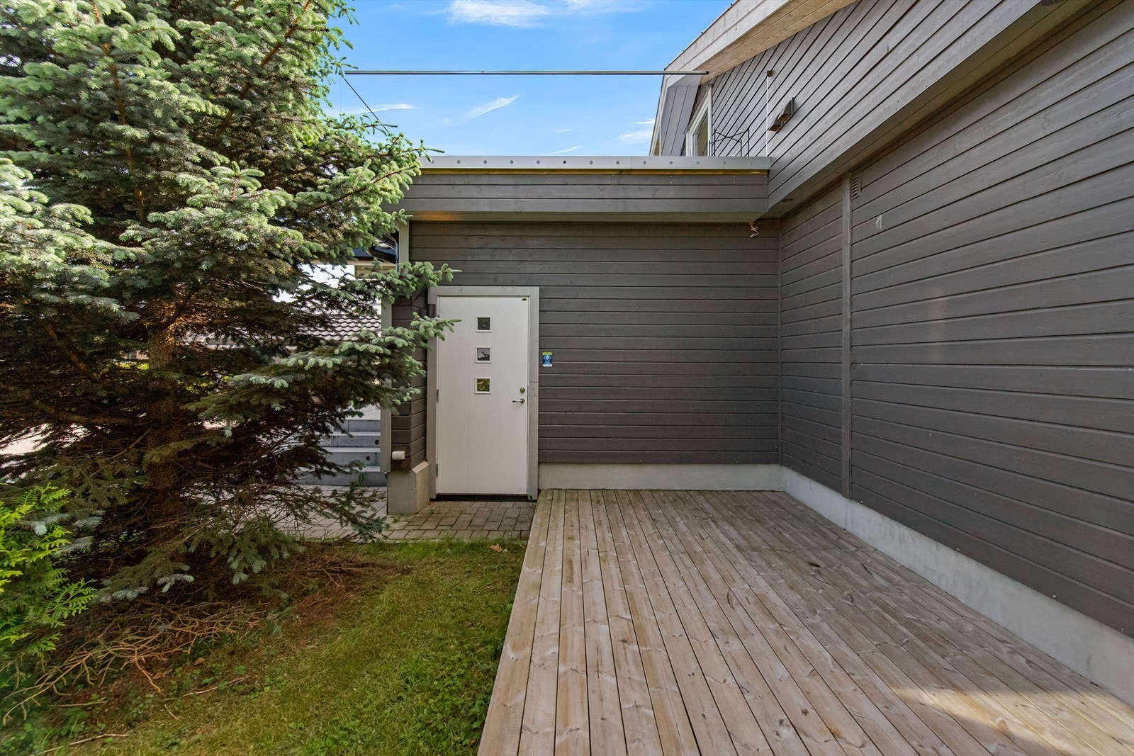 Entre/uteplass Hybel Galleribilde