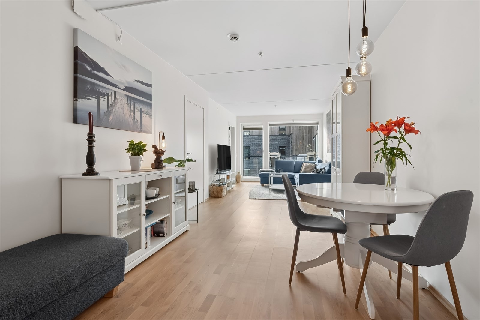 Lys og gjennomgående leilighet med moderne kvaliteter. Galleribilde