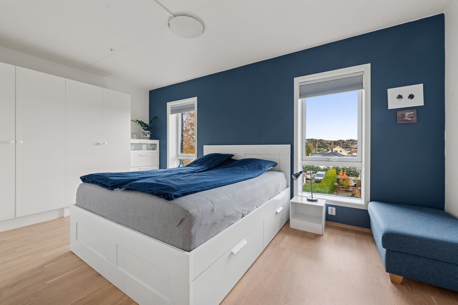 Leiligheten har to gode soverom med god plass til seng, garderobeskap og annet ønskelig møblement. Galleribilde