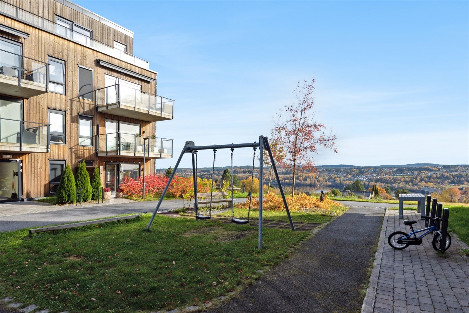 Sameiet har flotte fellesområder som er pent opparbeidet! Galleribilde