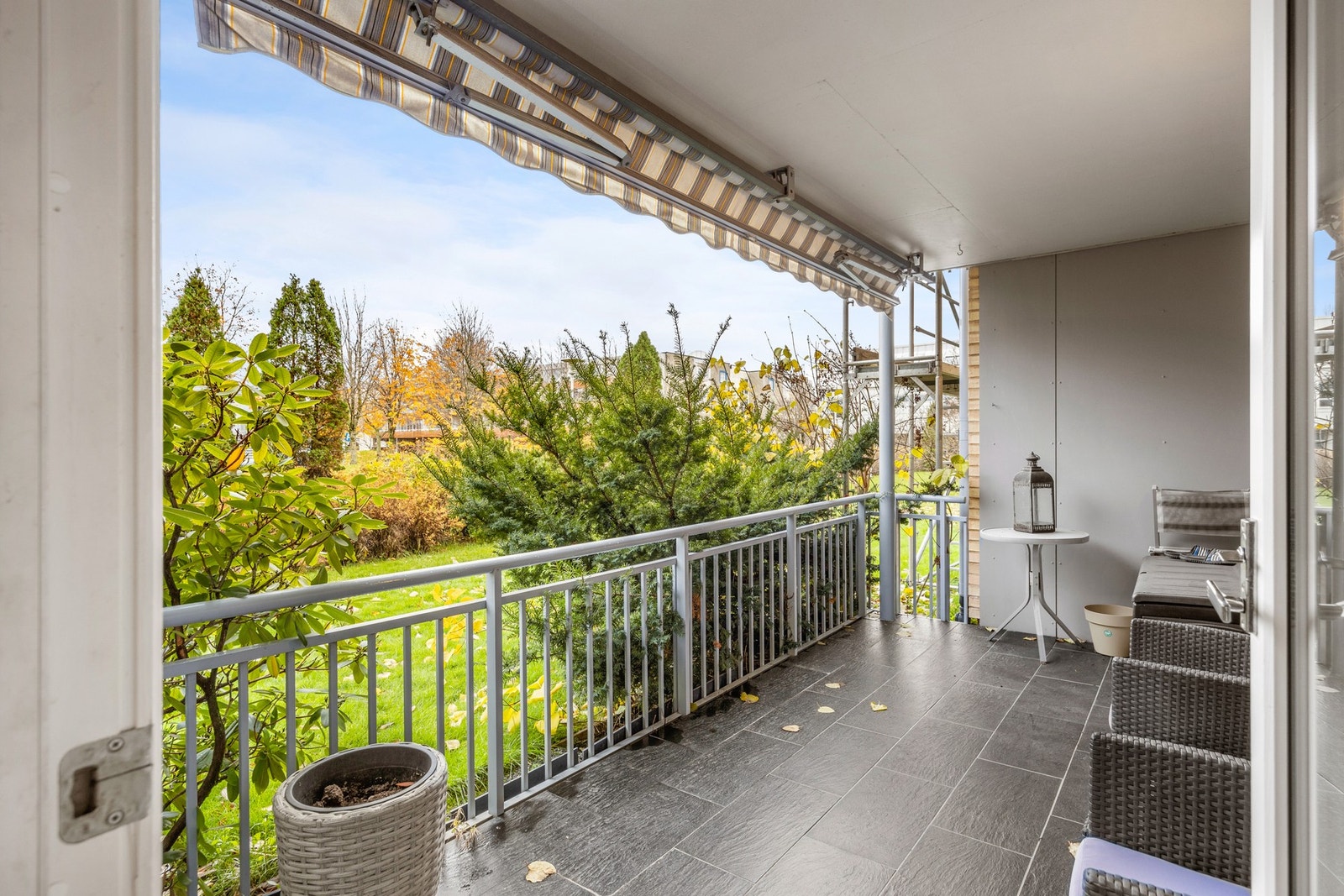 Fra stuen er det utgang til terrasse på ca 11 kvm Galleribilde