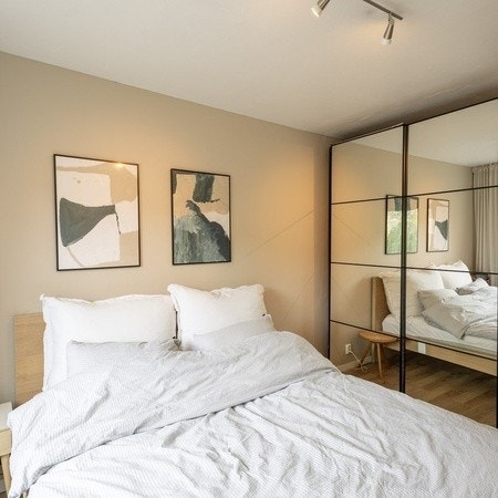 Godt garderobe skap med masse plass Galleribilde