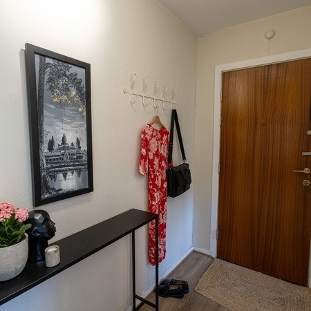 Lyst inngangsparti Galleribilde