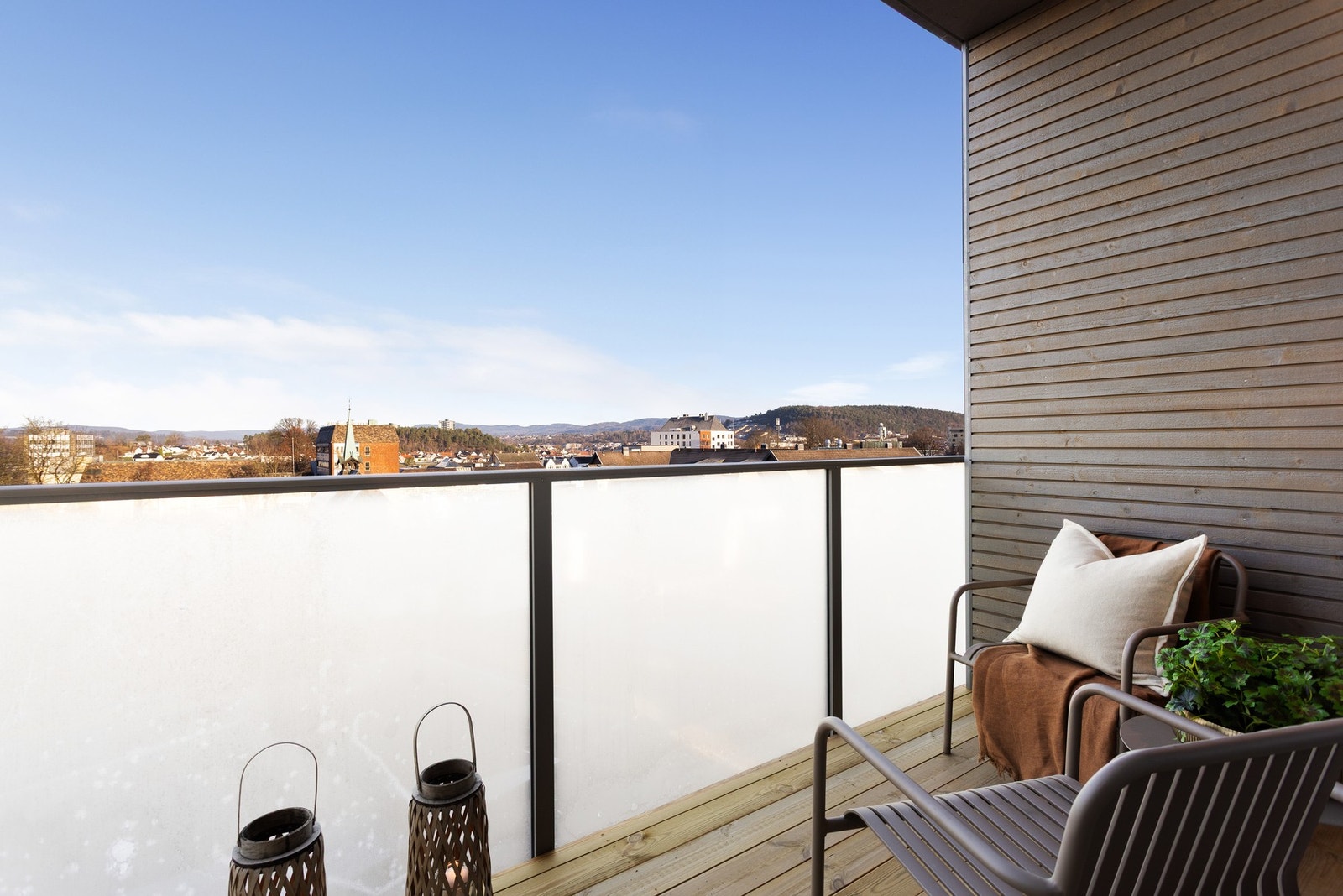 Balkong 2 vendt ut mot Porsgrunn sentrum. Galleribilde