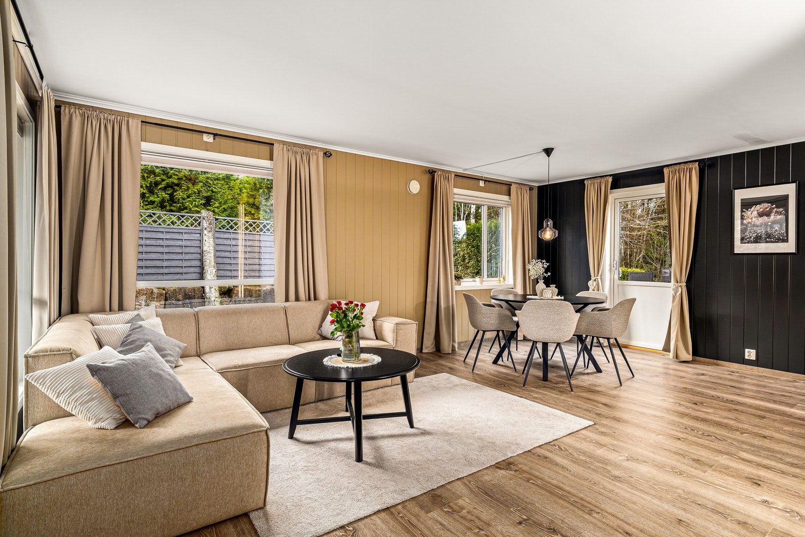 Stue/kjøkken Galleribilde