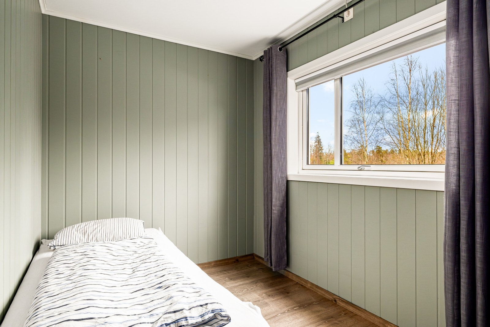 Soverom nr. 2 perfekt som barne- eller gjesterom. Evt. hjemmekontor Galleribilde