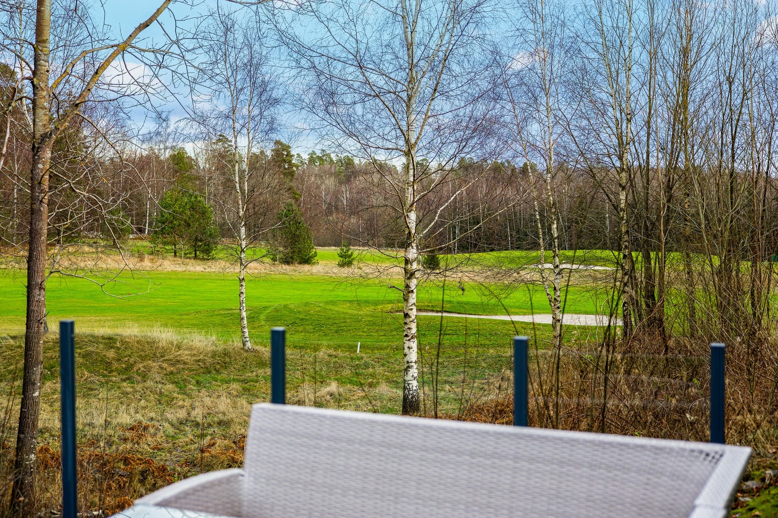 Nydelige uteplasser - naturskjønne omgivelser og golfbane Galleribilde