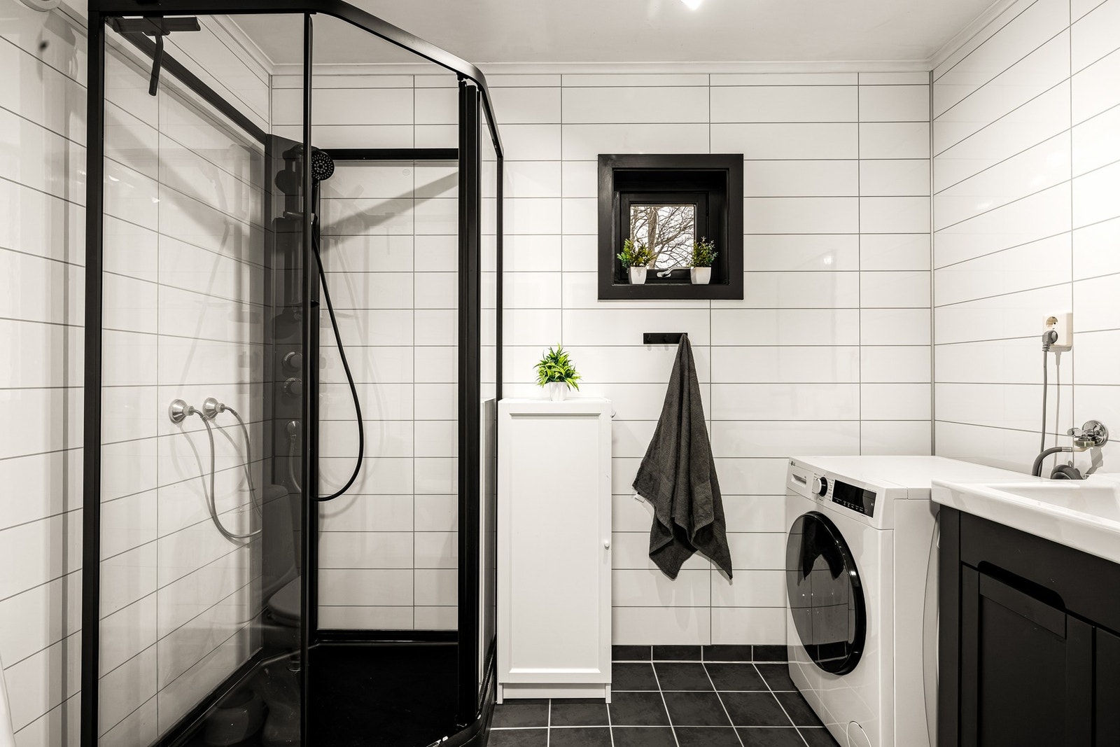 Pent flislagt bad Galleribilde