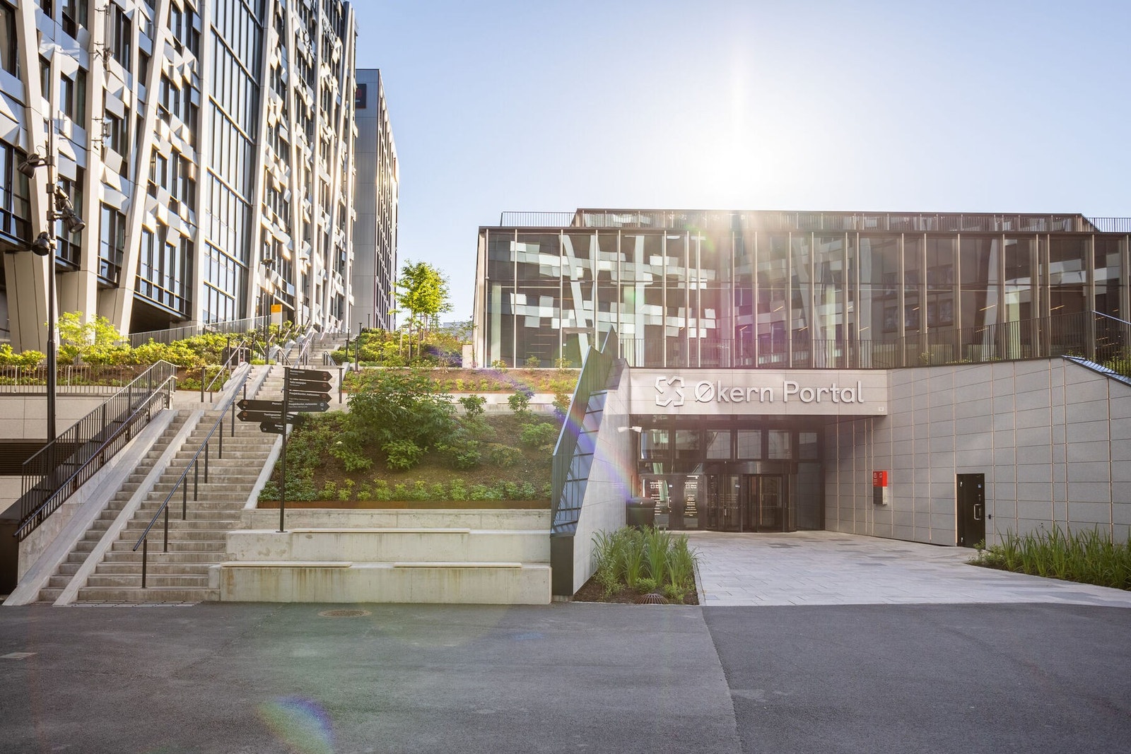 Økern Portal. Det er gangavstand til Økern som er i sterk utvikling med planer om å bli sentrum for nye Hovinbyen. Galleribilde