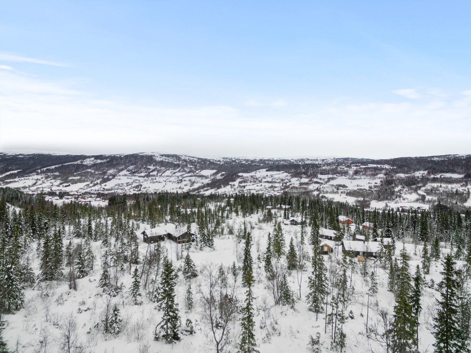 Her kan du bygge din drømmehytte i fantastisk turterreng, og leve ut fritidsdrømmen med ski-in/out til alpintsenteret Galleribilde