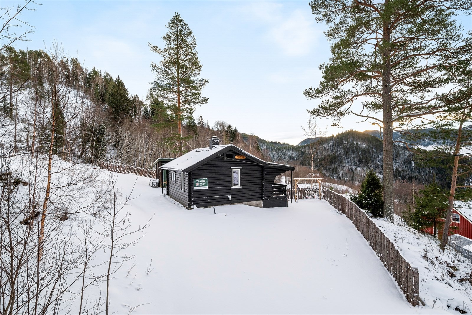 Velkommen til Høydalsvegen 11 - en koselig og pent oppusset hytte fra 1950. Galleribilde