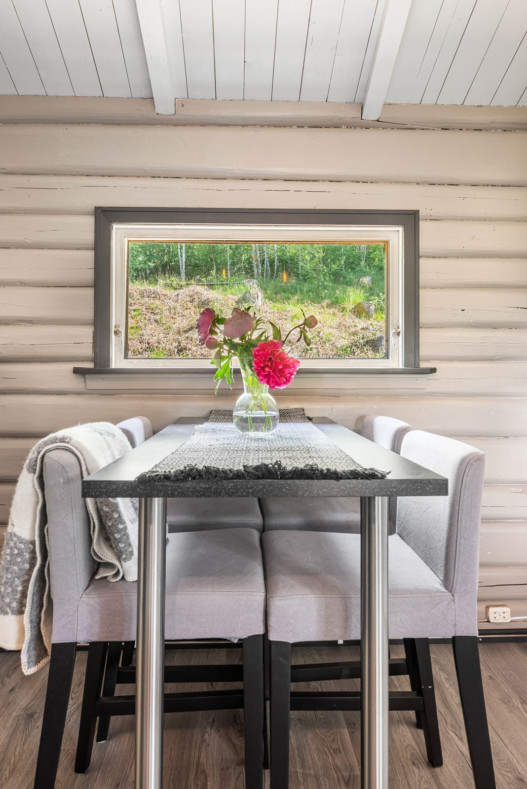 De fleste rommene i hytta har nye/nymalte overflater. Galleribilde