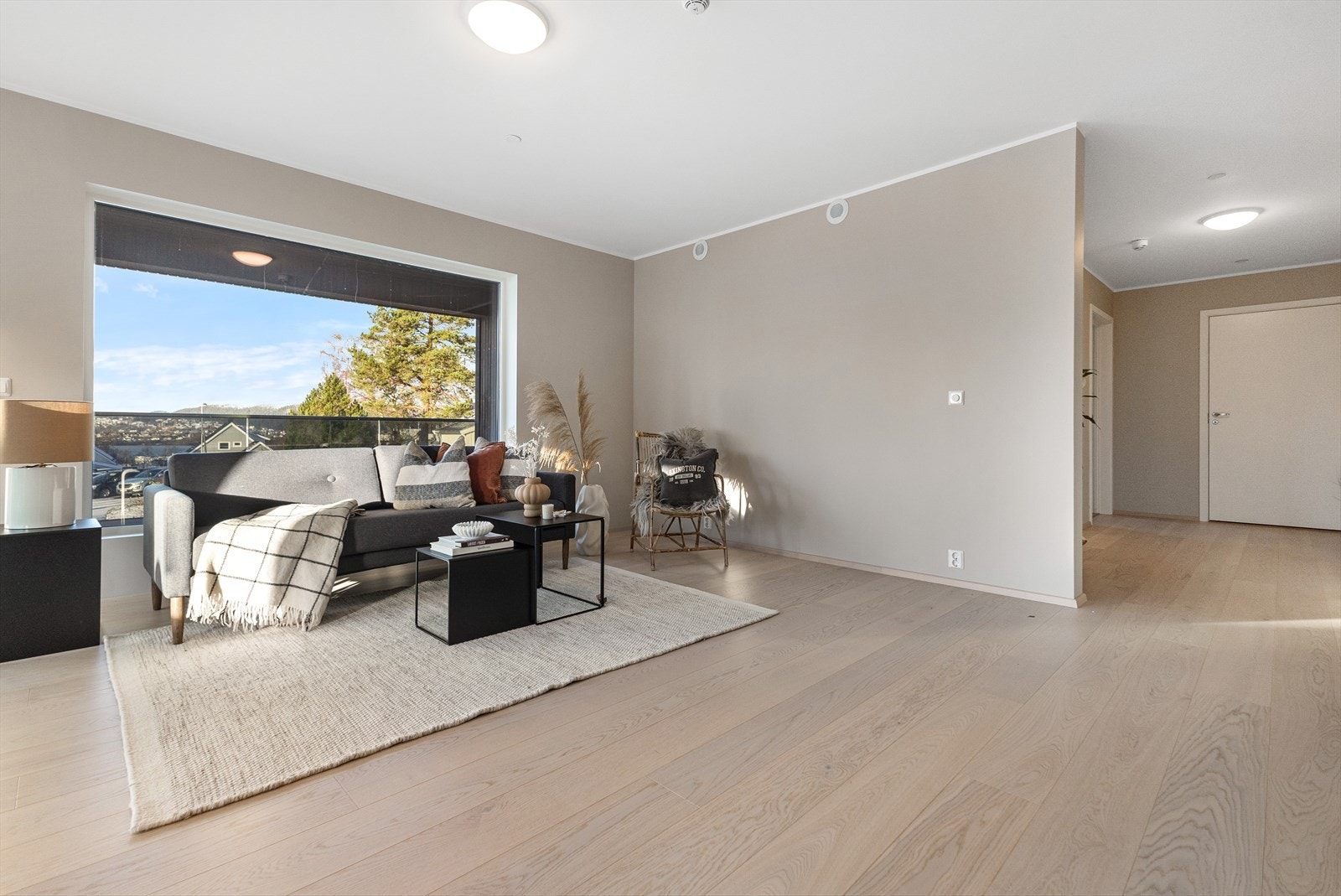 Fra stue mot utsikt. Galleribilde