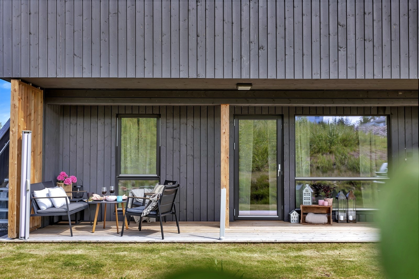 Flott uteplass med gode solforhold. Galleribilde