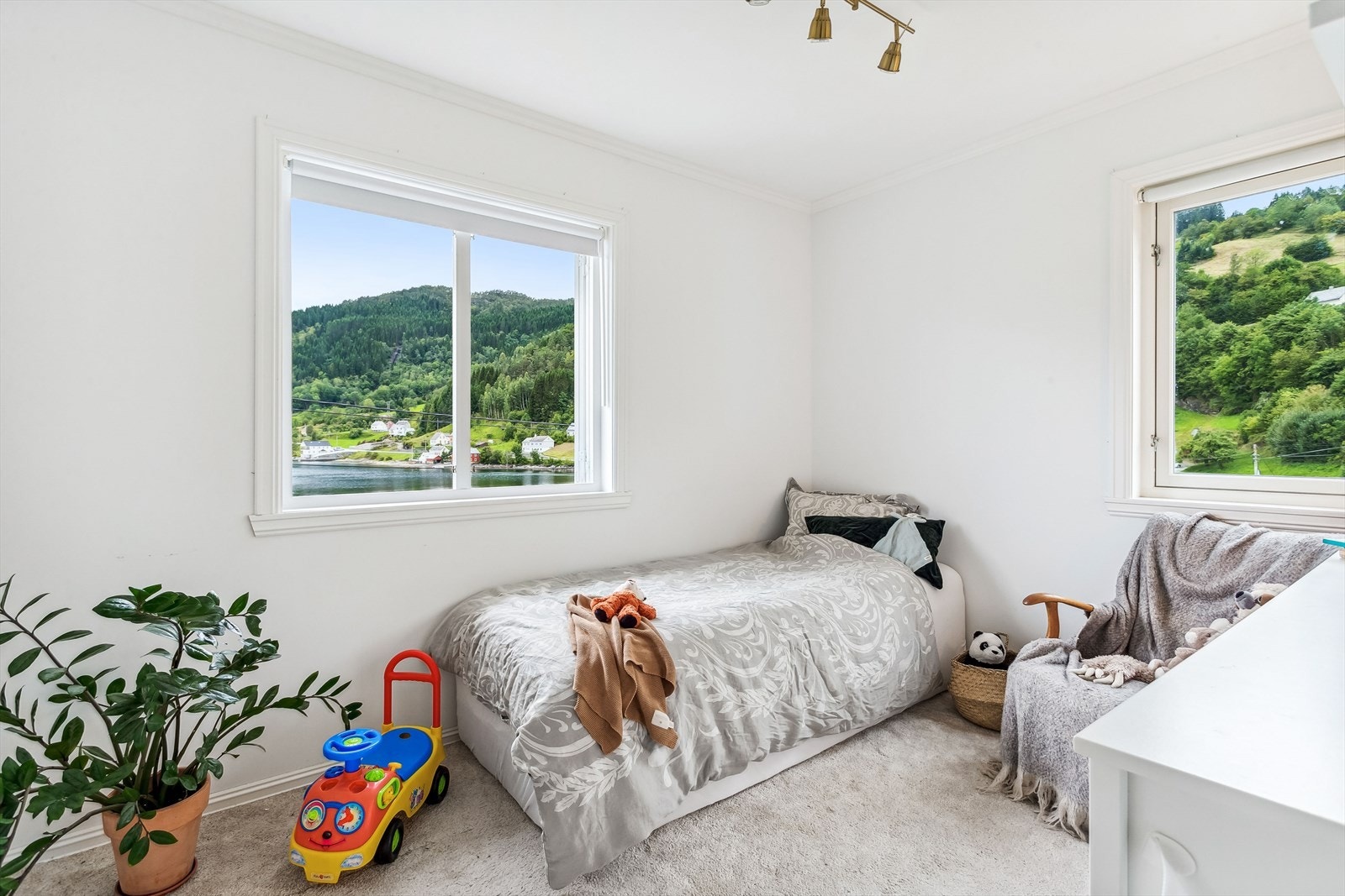 Soverom 2 - Romslig med mye lysinnslipp Galleribilde