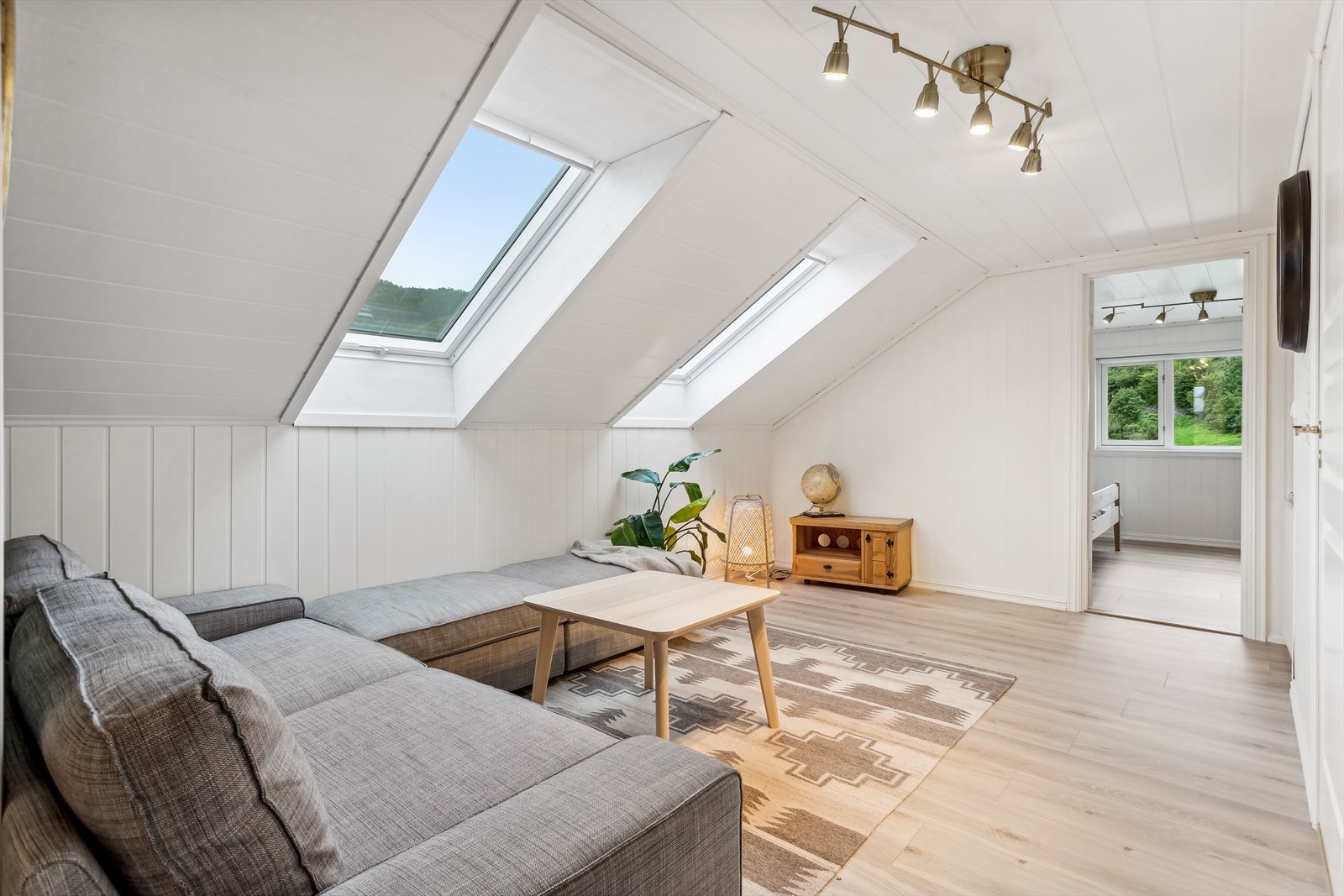 Trivelig og lys loftstue Galleribilde