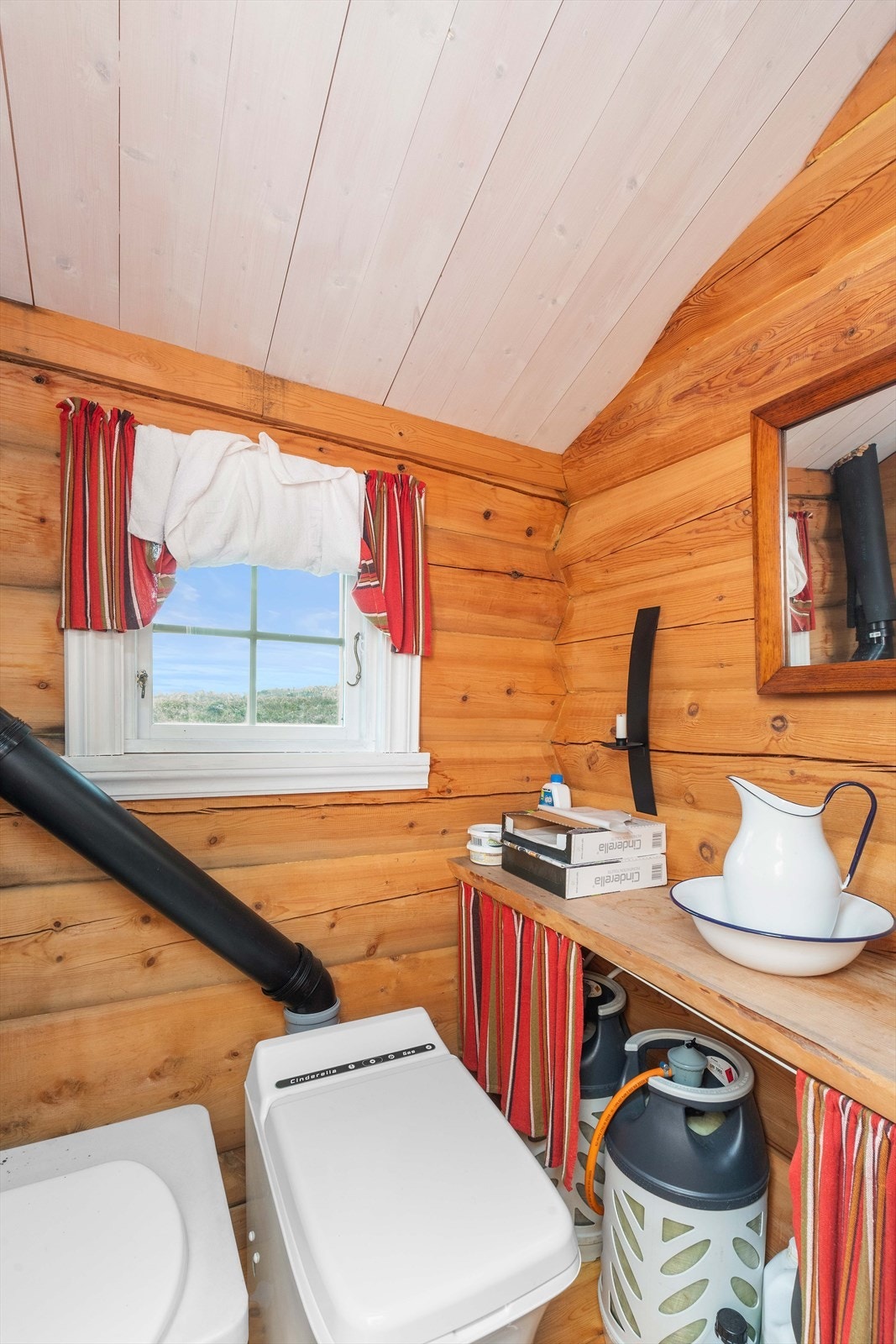 Toalettrom med Cinderella forbrenningsdo Galleribilde