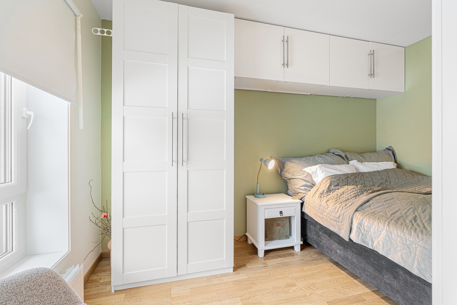 Soverommet har god plass til dobbeltseng og garderobeskap. Galleribilde