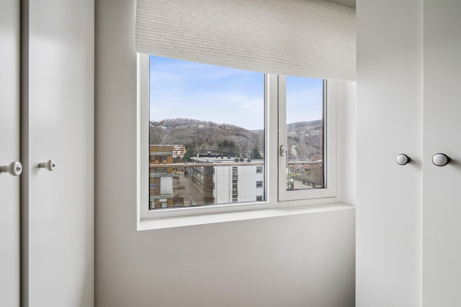 store vinduer med god utsikt over Melhus sentrum Galleribilde