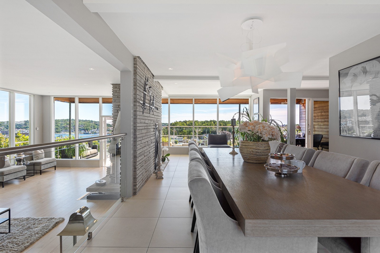 Lekker løsning med mellometasje mot stuen Galleribilde