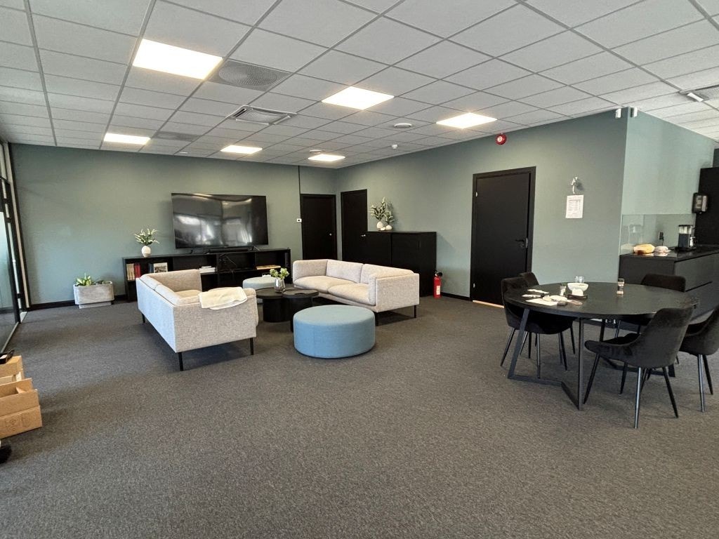 Showroom / velkomstområde - møblert tidligere leietaker Galleribilde