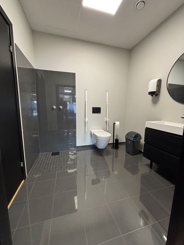 Bad 1 med dusjmuligheter Galleribilde