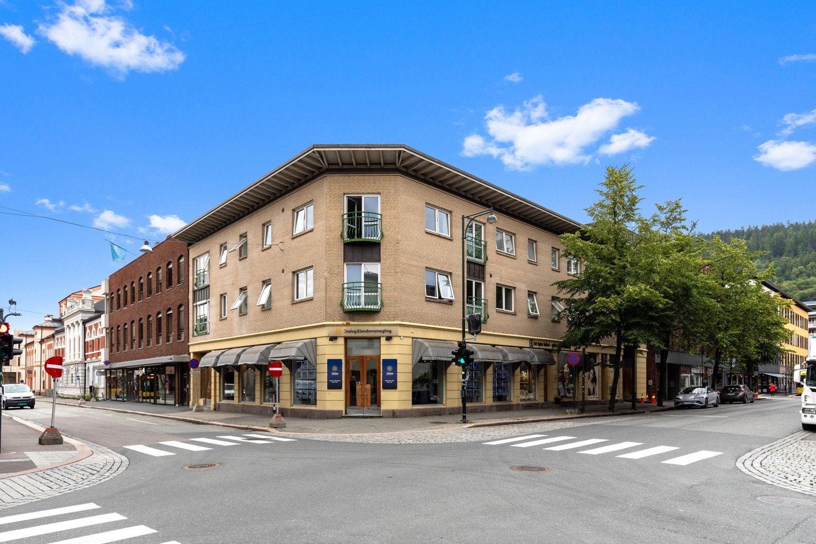 Boligen ligger svært sentralt til i sentrum Galleribilde