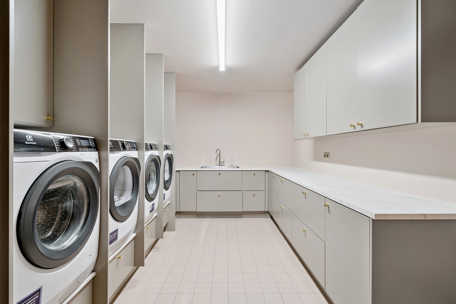 Vaskerom Galleribilde