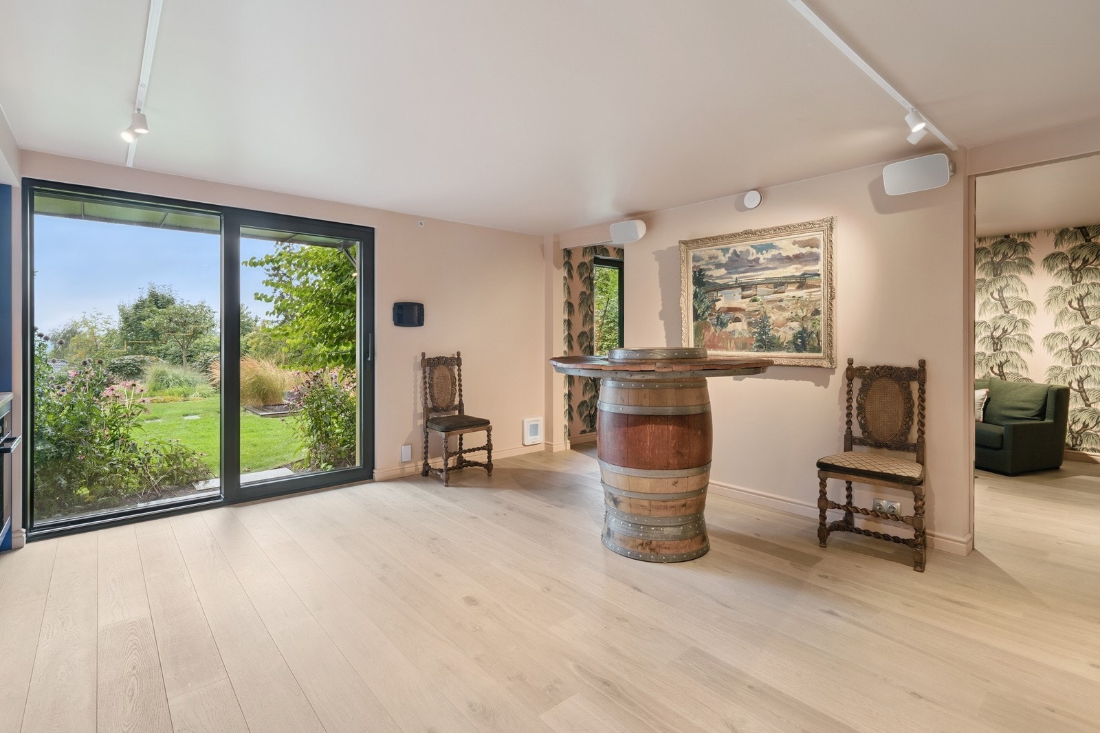 Oppholdsrom underetasje Galleribilde