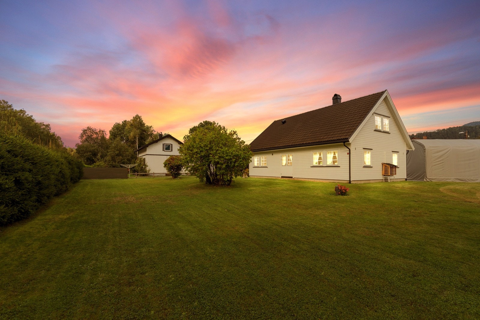 Illustrert kveldsbilde. Galleribilde