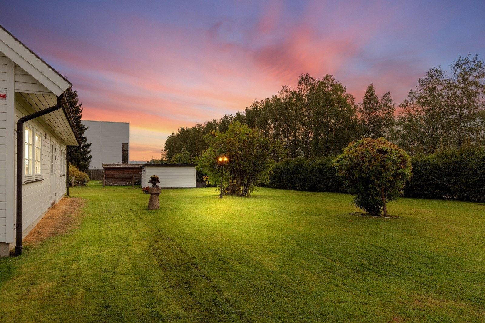 Illustrert kveldsbilde. Galleribilde