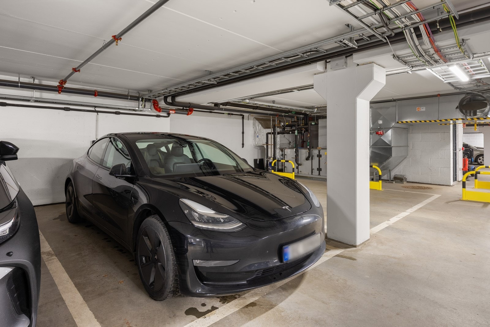 Det medfølger en garasjeplass Galleribilde