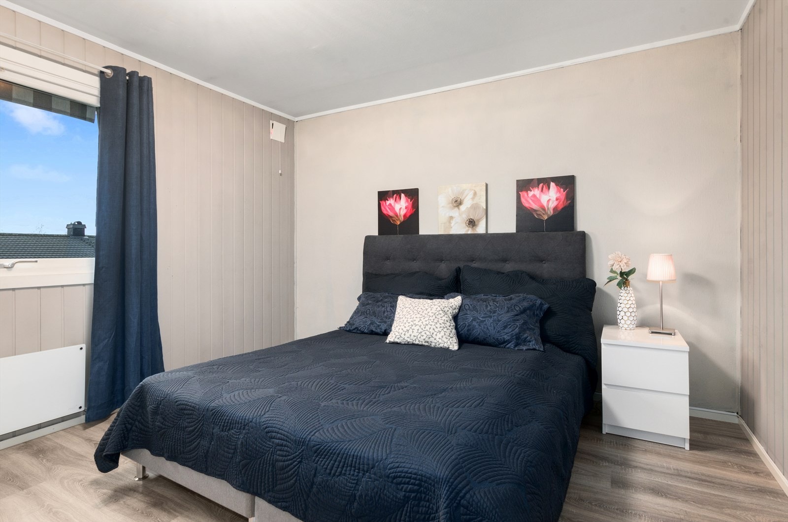 Soverom 2 er romslig og har mer enn god nok plass til en stor og god seng. Galleribilde