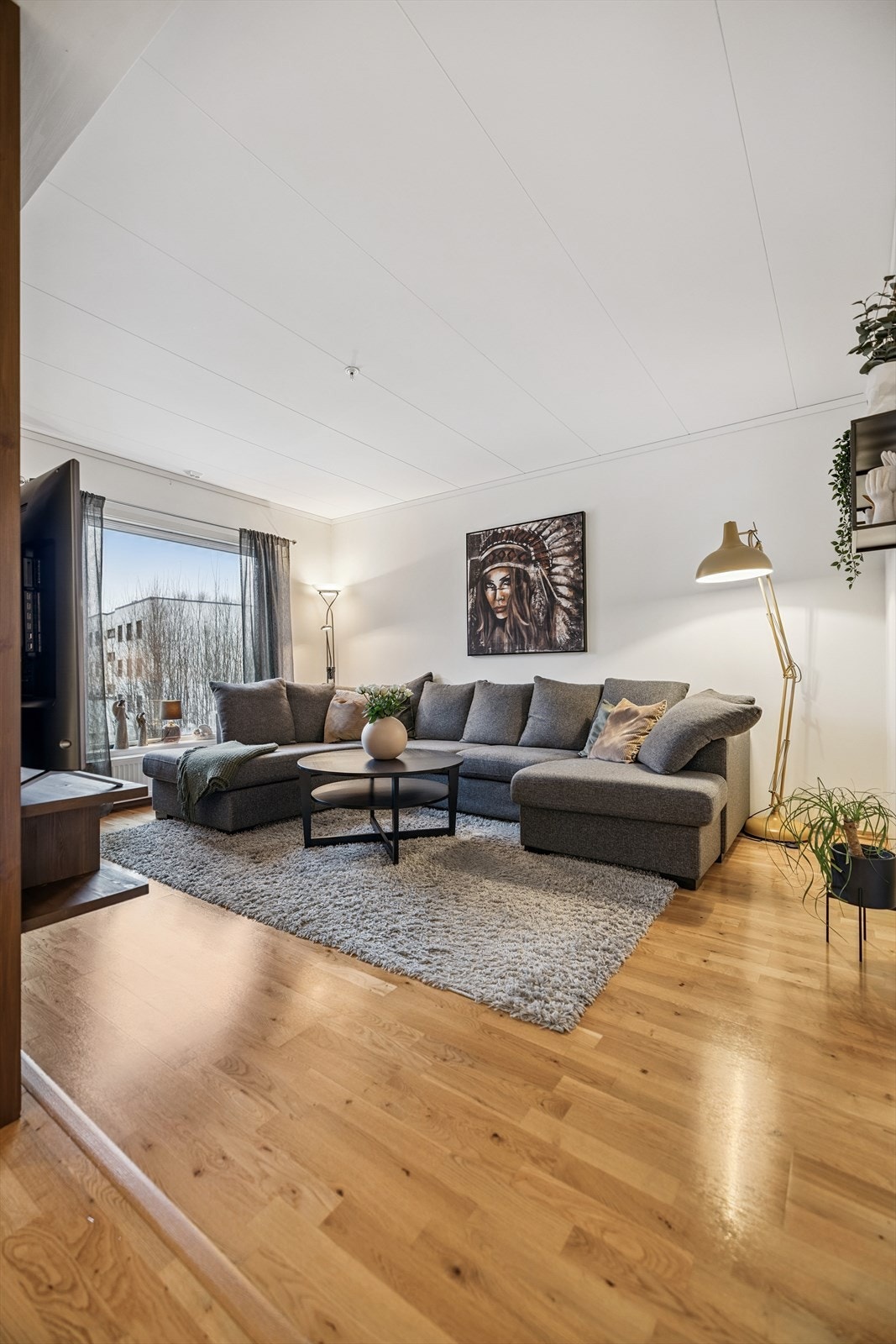 Leiligheten har gjennomgående parketten på gulvene. Galleribilde