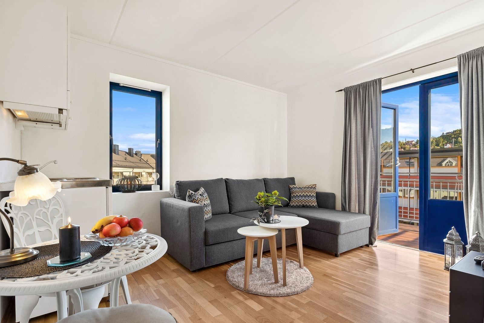 Lys og romslig stue Galleribilde