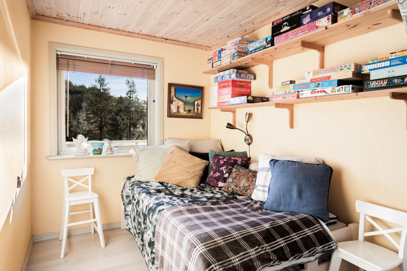 Dette er ideelt for familier som trenger flere rom, eller for deg som ønsker ekstra plass til gjester, hjemmekontor eller hobbyrom. Galleribilde