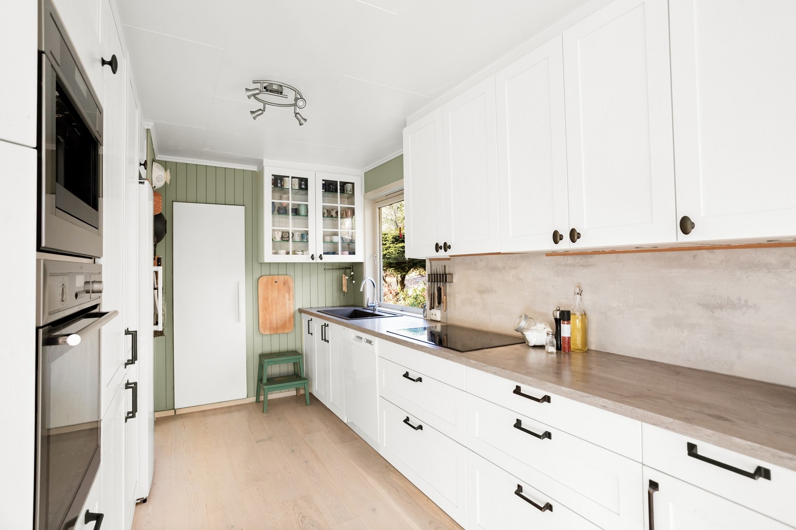 Masse skapplass til oppbevaring! Galleribilde