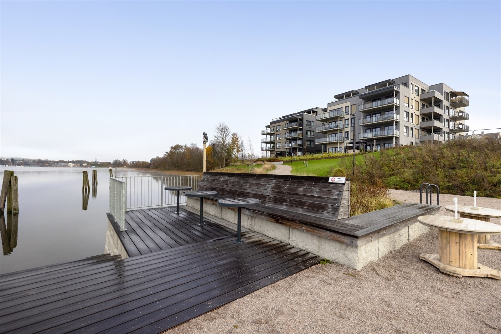 Denne flotte leiligheten er en del av Osebakken Park som er et nytt bolig- og rekreasjonsområde ved Porsgrunnselva. Parkeringsplass og bod i felles garasjeanlegg medfølger. Galleribilde