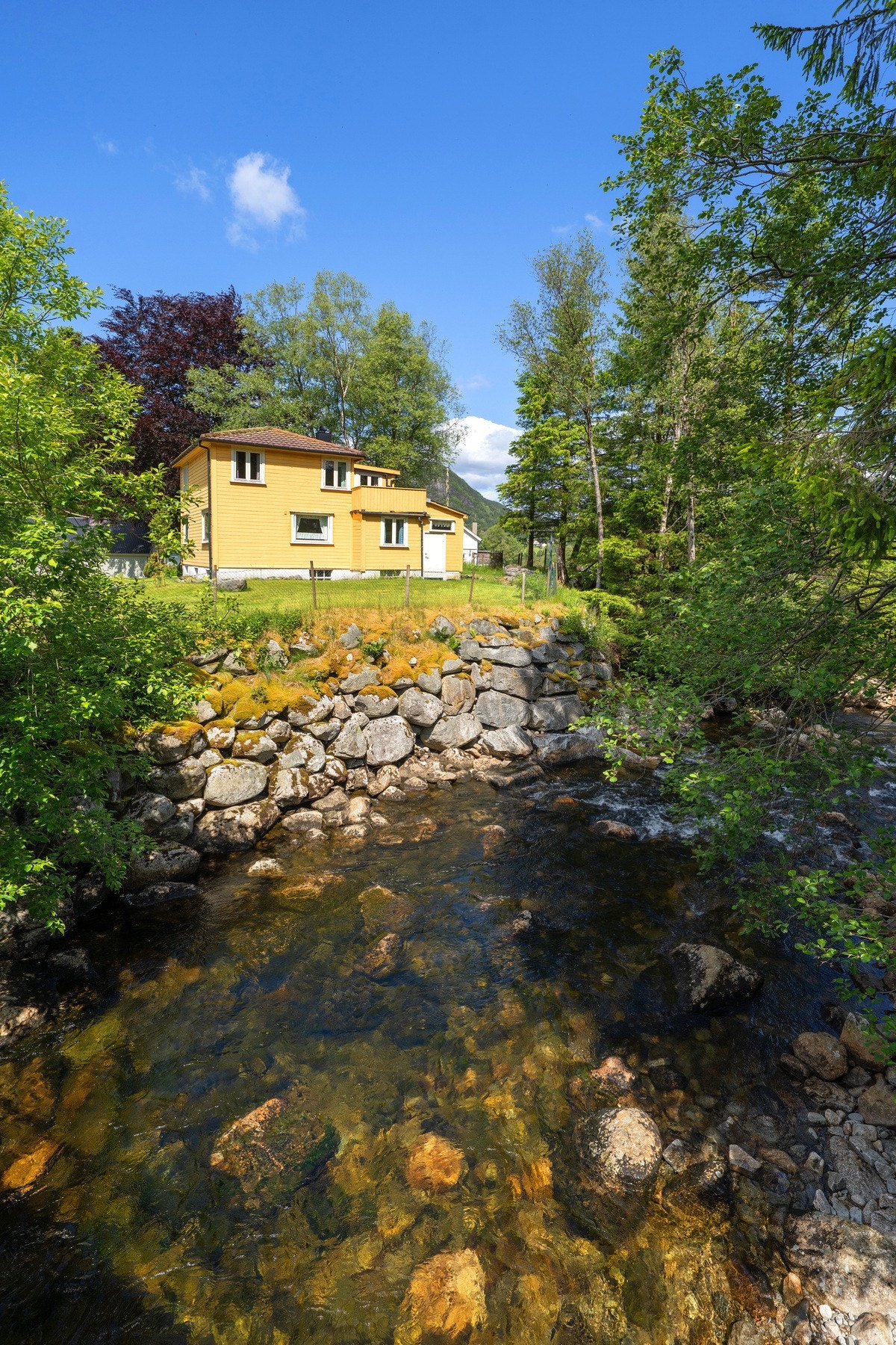Eiendommen grenser til Vorma-elven Galleribilde