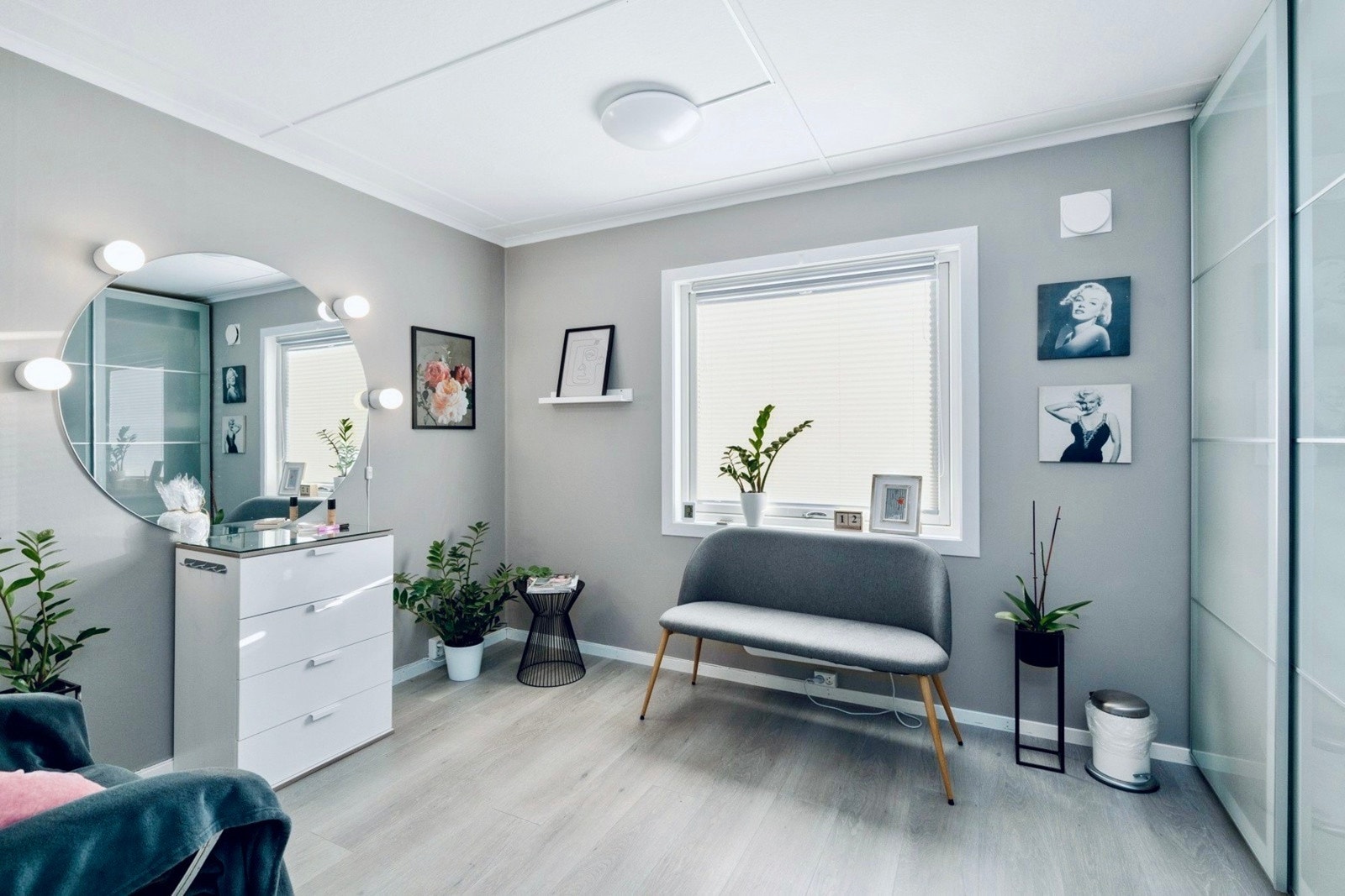 Boligen inneholder totalt 4 soverom - 2 i hver leilighet og alle av god størrelse. Galleribilde