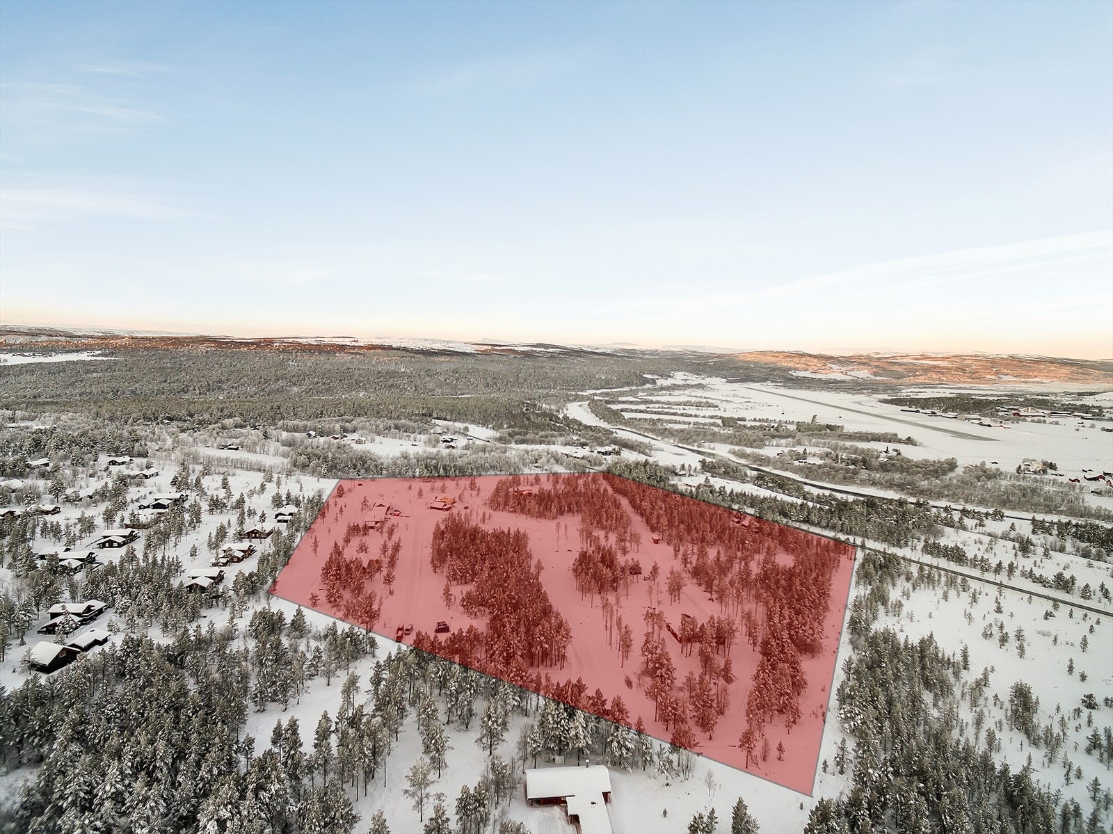 Stier og løyper i Røros går gjerne via ett eller flere kulturminner,med historier knyttet til kobberverkets drift og verdensarven Røros og Circumferensen. Galleribilde