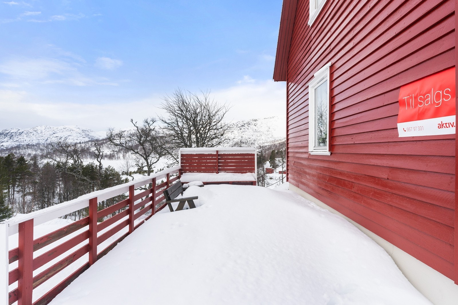 Boligen har en stor terrasse på 21 kvm. Galleribilde