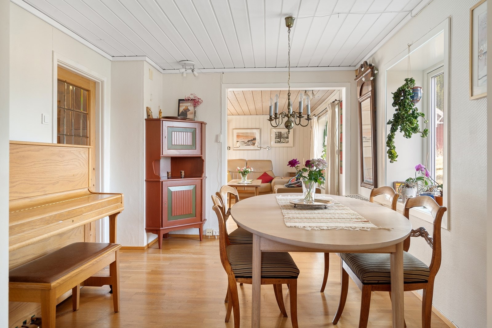 Rommet har en varmepumpe for jevn og behagelig varme. Galleribilde