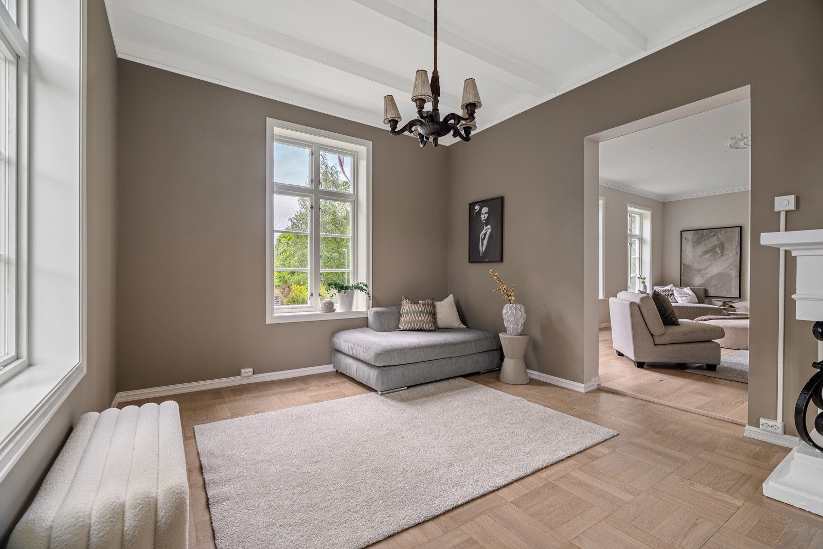 Videre inn følger en lys og trivelig innerstue på hele 27,5 kvm. Galleribilde