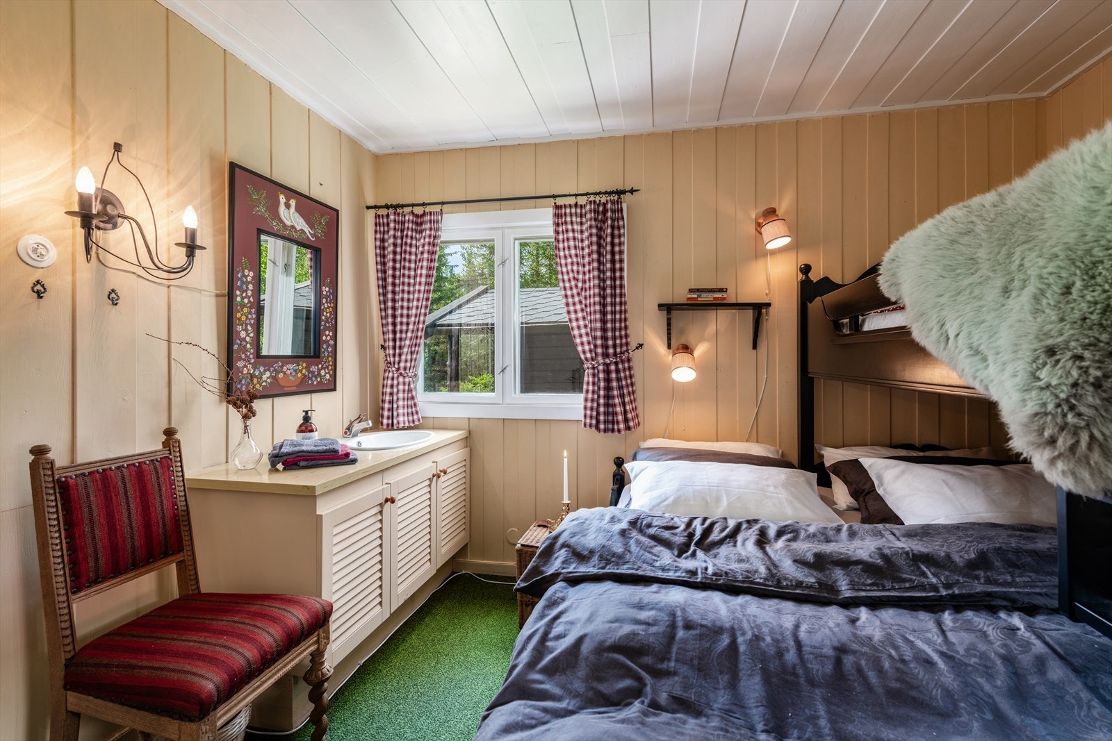 Servant på soverom 3. Galleribilde