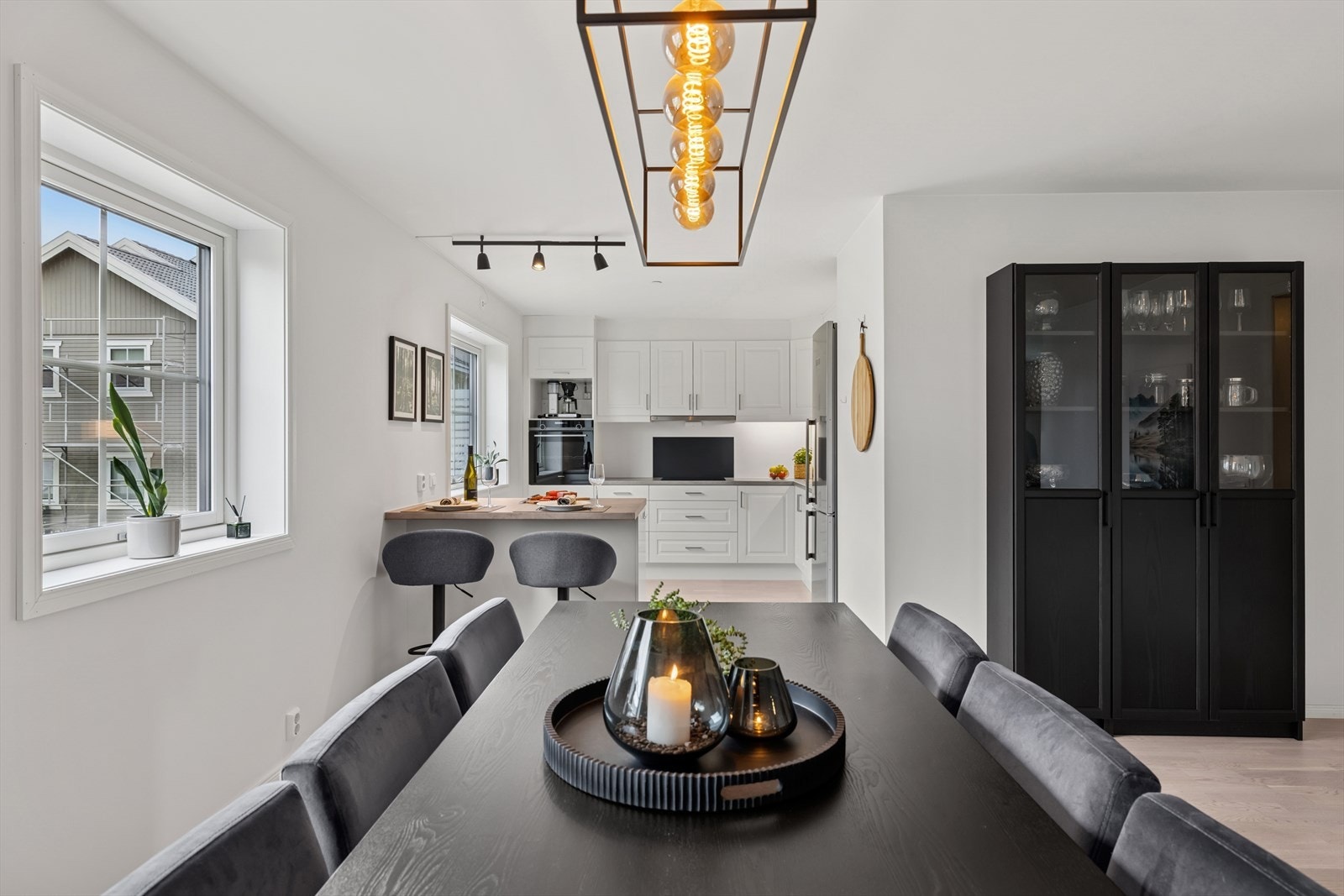 Koselig spiseplass, ett perfekt samlingssted for familie og venner. Galleribilde