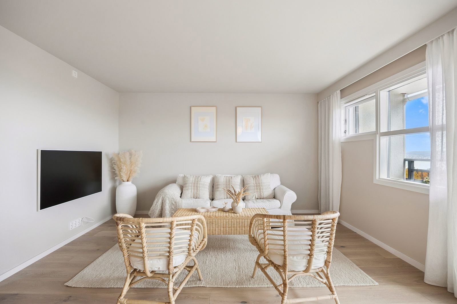 Alle overflater er nyoppusset av profesjonelle håndtverkere, lekker og gjennomført finish! Galleribilde