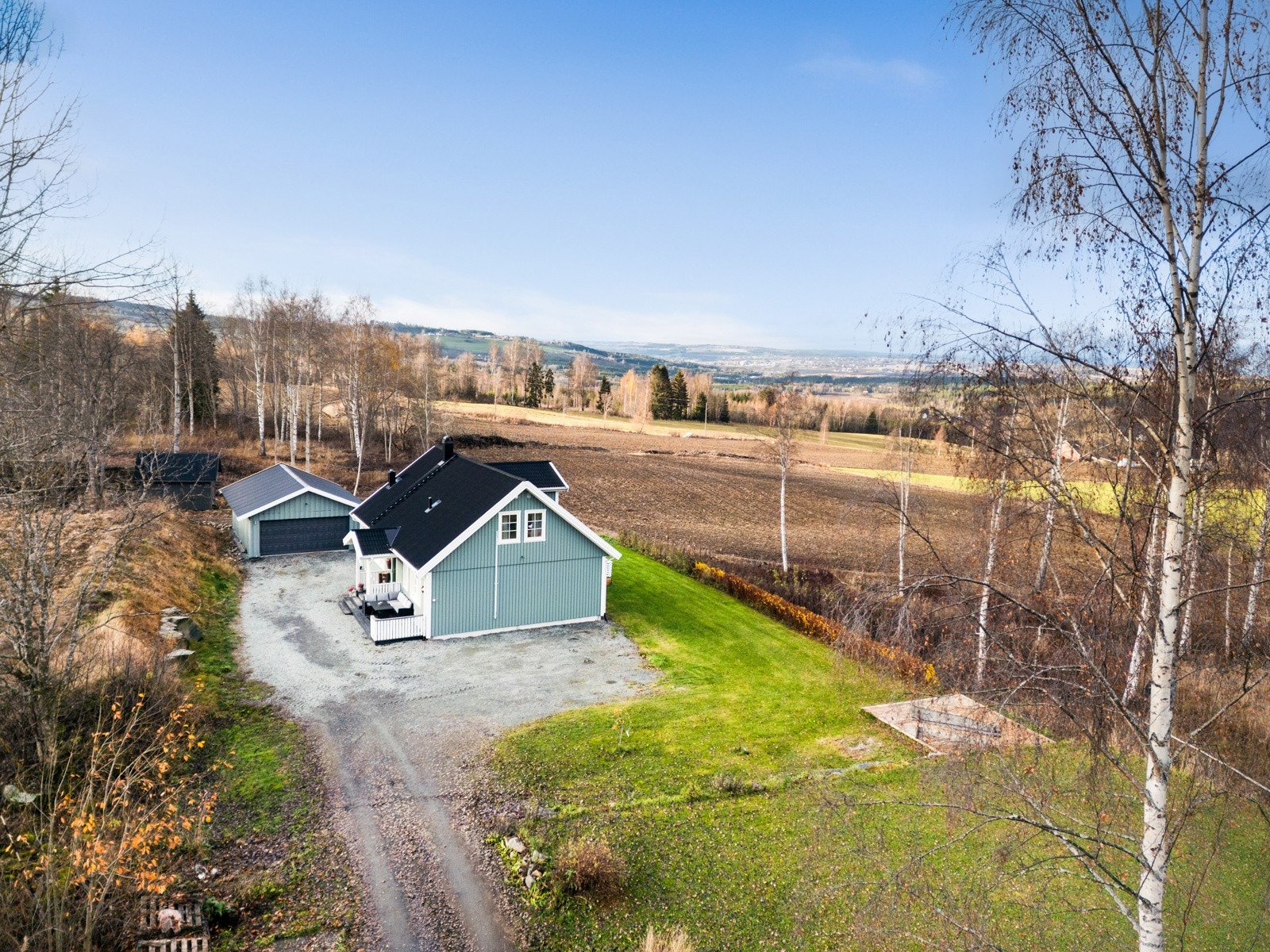 Med salget følger nabotomten Rossgutua 248 - en ubebygd tomt på 1 101 m². Galleribilde