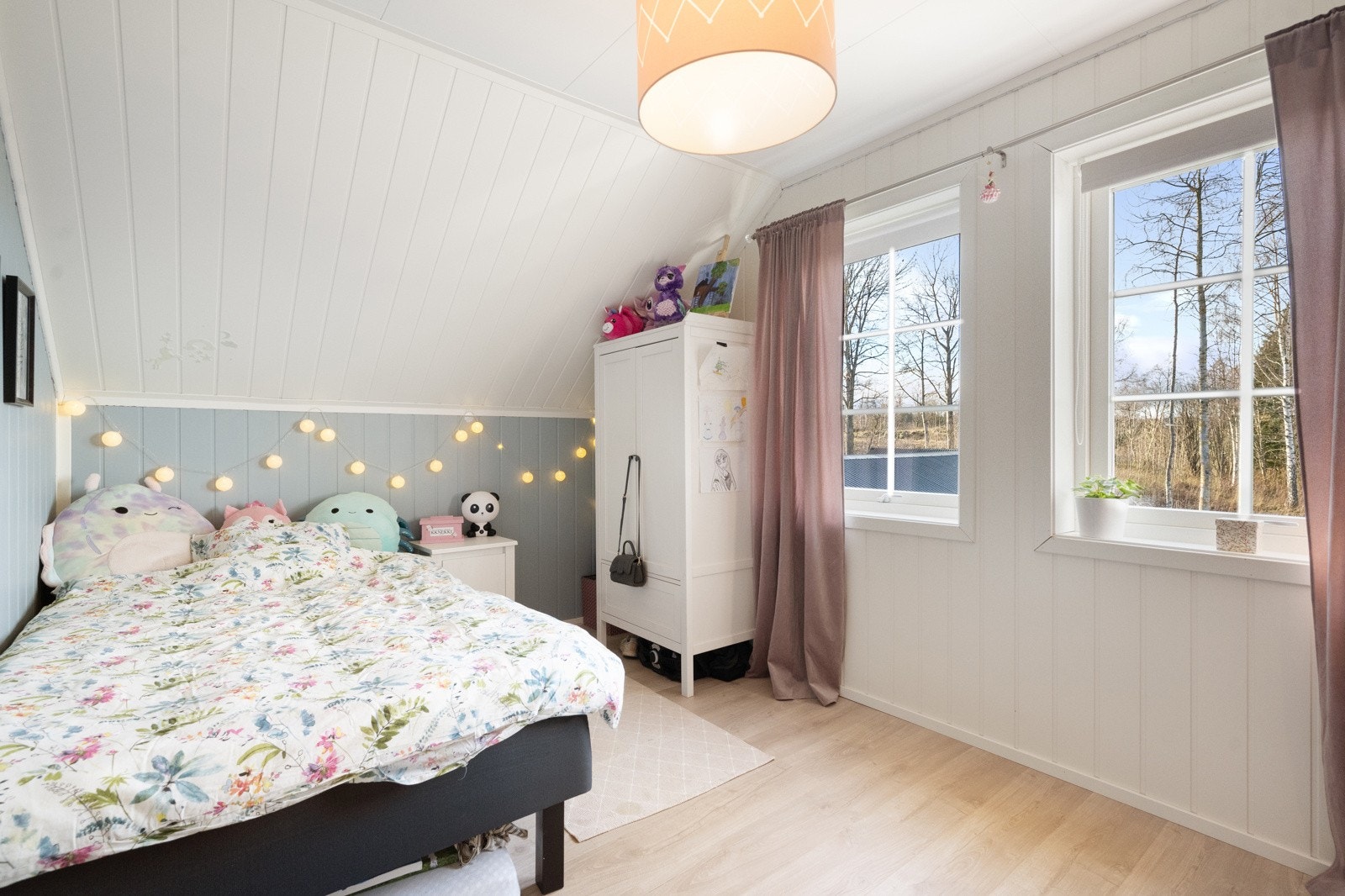 Som nevnt finnes 2 gode soverom i loftetasjen. Galleribilde