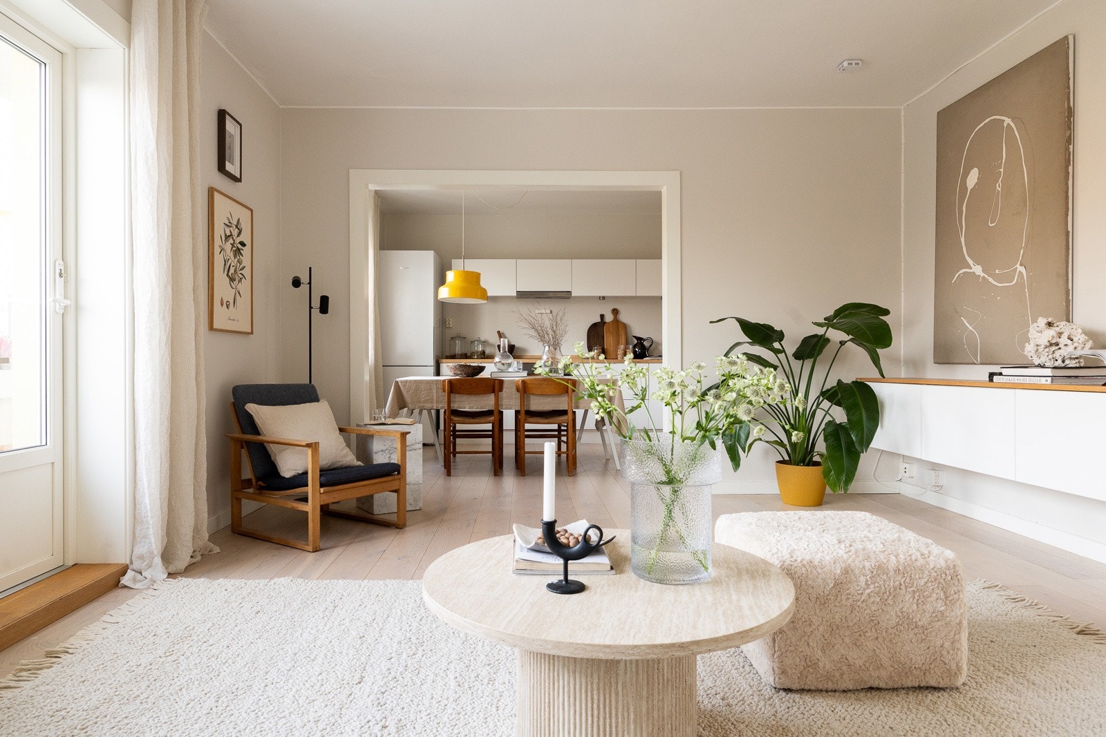 Velkommen til Edvard Griegs allé 16 - Presentert av Mick H. S. Rødsten v/ Privatmegleren Park! Galleribilde